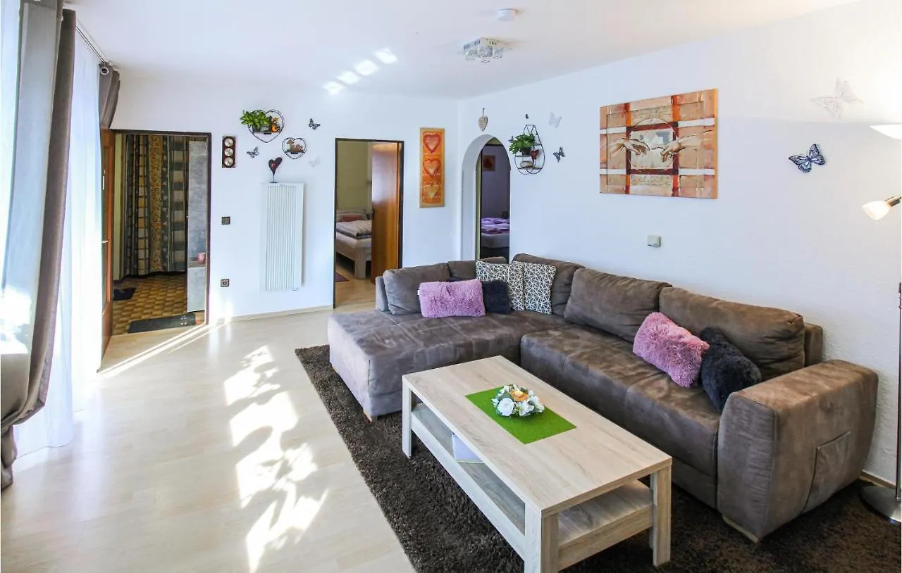 2 Bedroom Cozy Apartment In Arrach Almanya