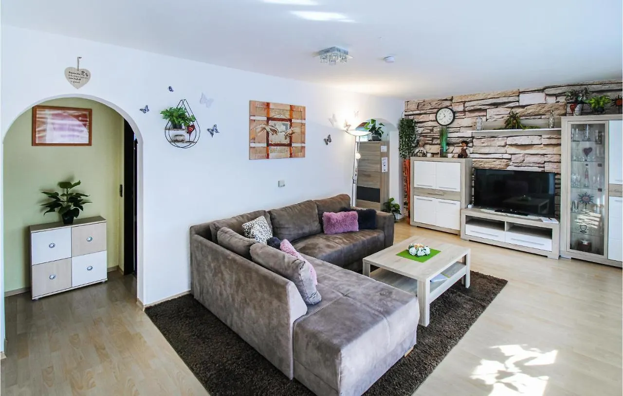 2 Bedroom Cozy Apartment In Arrach 0*,  Almanya