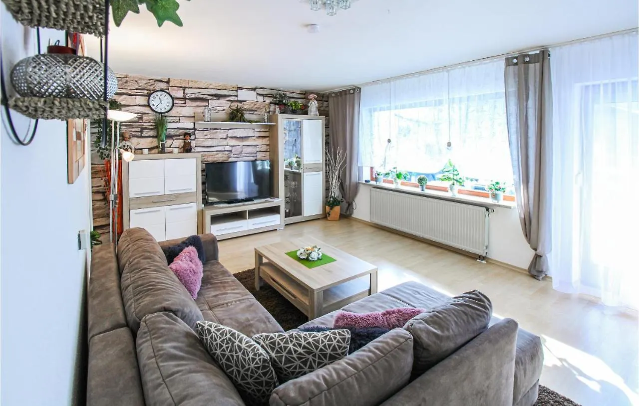 2 Bedroom Cozy Apartment In Arrach Almanya