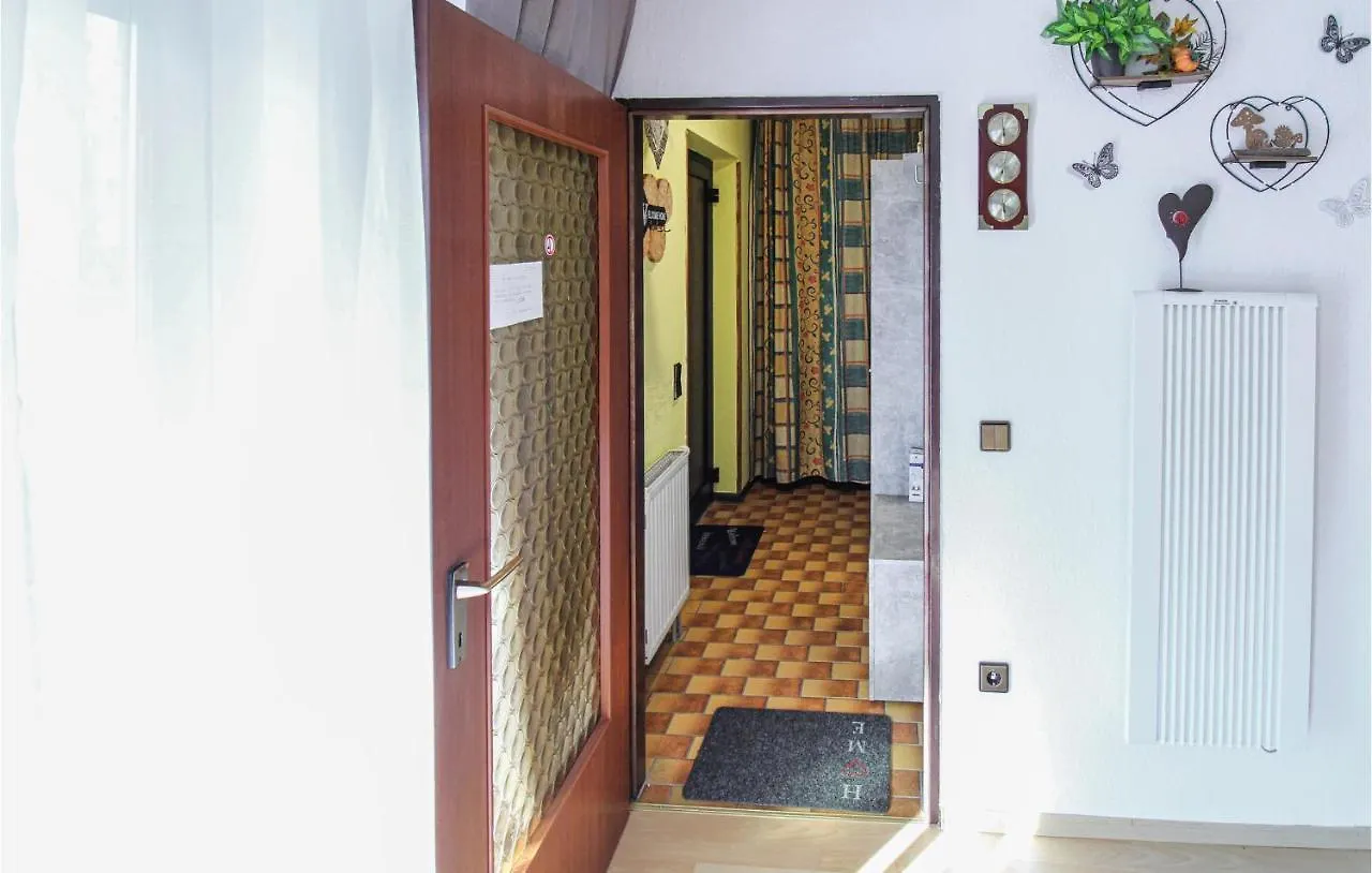 2 Bedroom Cozy Apartment In Arrach