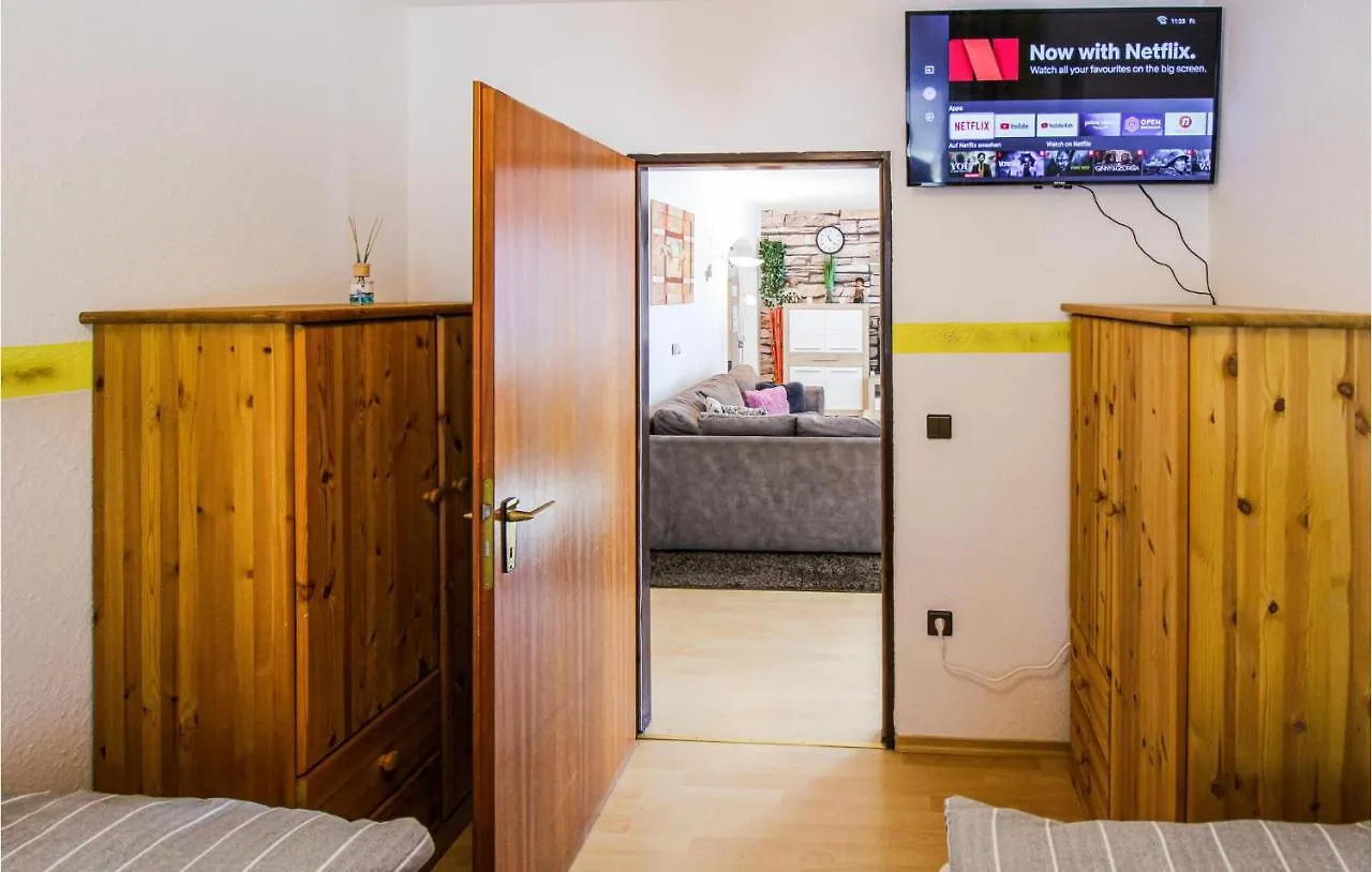 2 Bedroom Cozy Apartment In Arrach